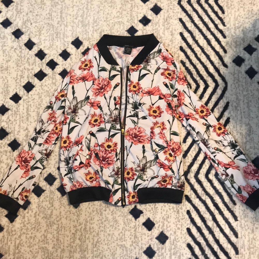 Floral jacket with pockets